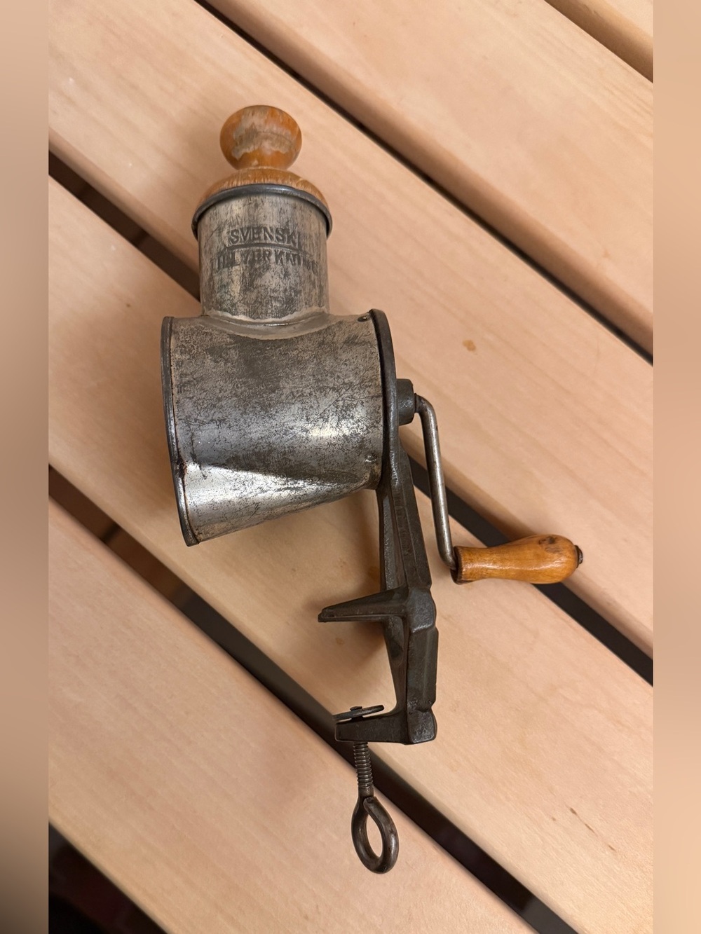 Svenski Metal Hand-Crank Grinder with Wood Handle and Vice.